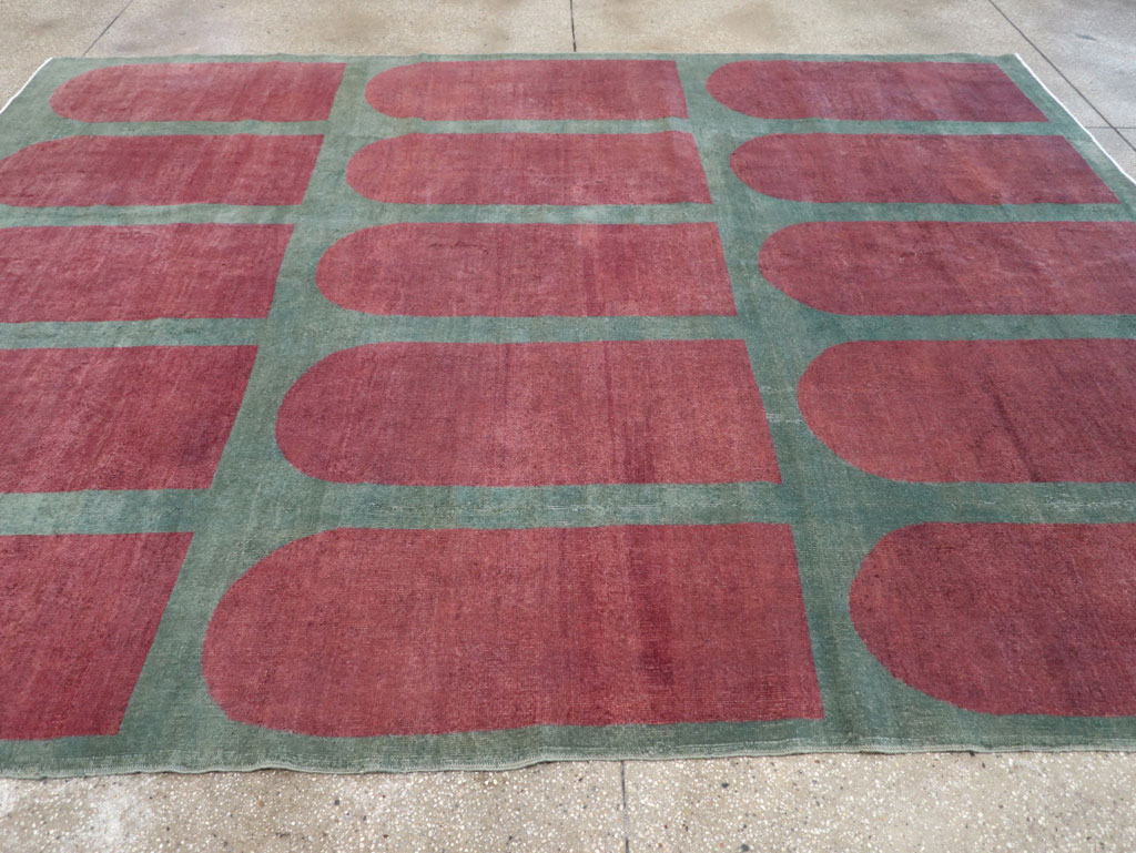 Vintage Turkish Art Deco Style Room Size Carpet, No.31273 - Galerie Shabab