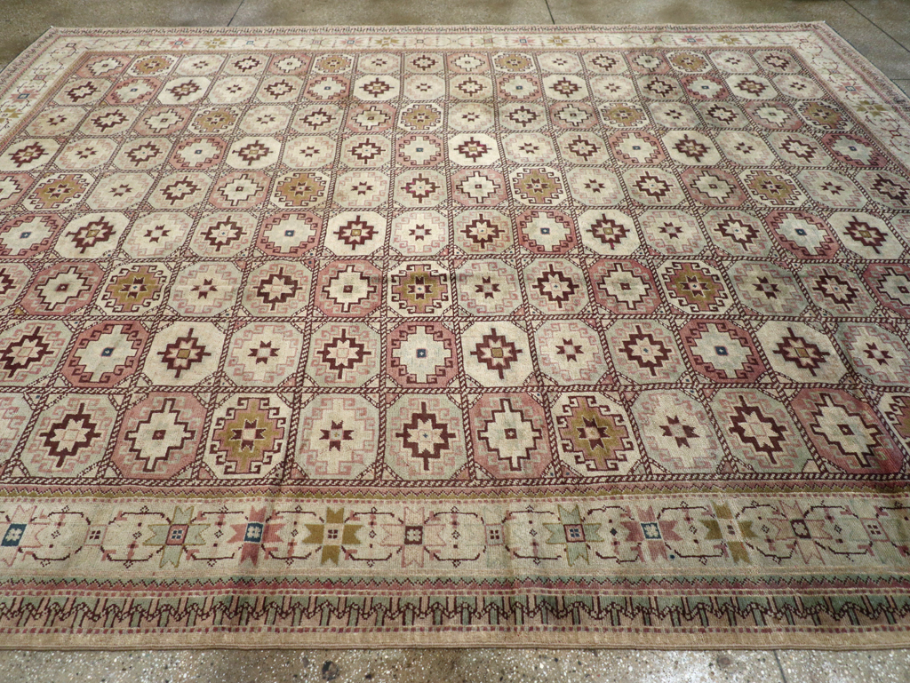 Tribal Turkoman Inspired Vintage Turkish Oushak Room Size Carpet, No.31281 - Galerie Shabab