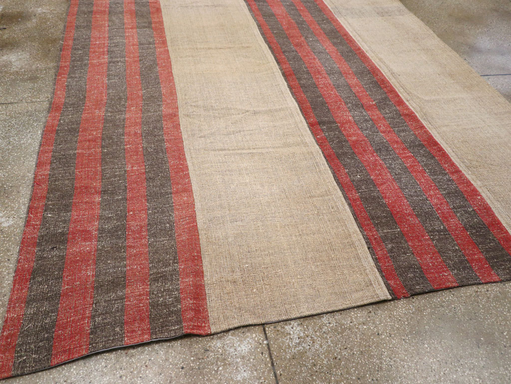 Vintage Turkish Flatweave Kilim Room Size Carpet, No.31284 - Galerie Shabab