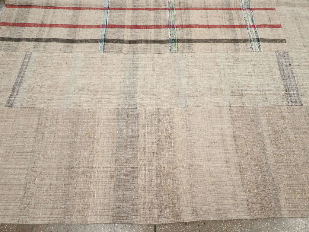 Vintage Turkish Flatweave Kilim Room Size Carpet, No.31285 - Galerie Shabab