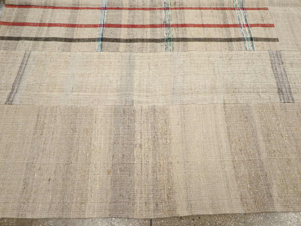 Vintage Turkish Flatweave Kilim Room Size Carpet, No.31285 - Galerie Shabab