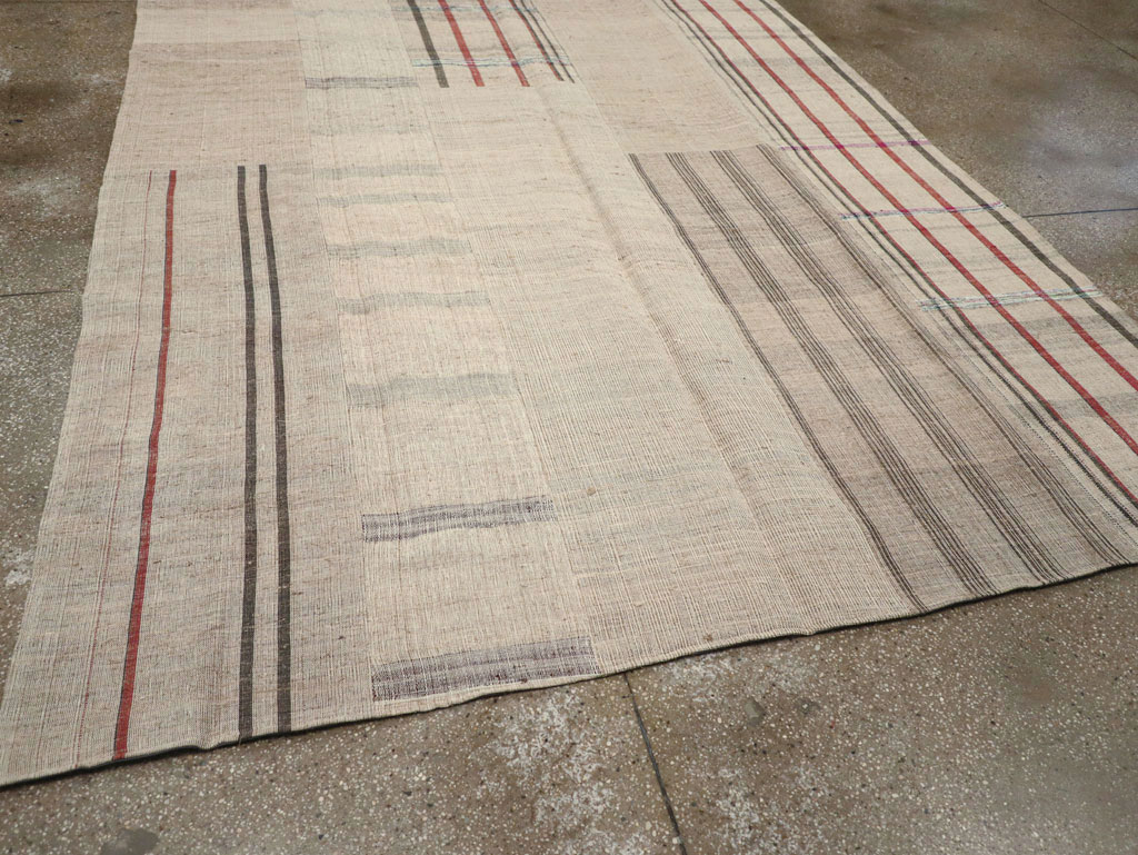 Vintage Turkish Flatweave Kilim Room Size Carpet, No.31285 - Galerie Shabab