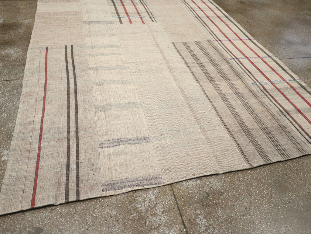 Vintage Turkish Flatweave Kilim Room Size Carpet, No.31285 - Galerie Shabab