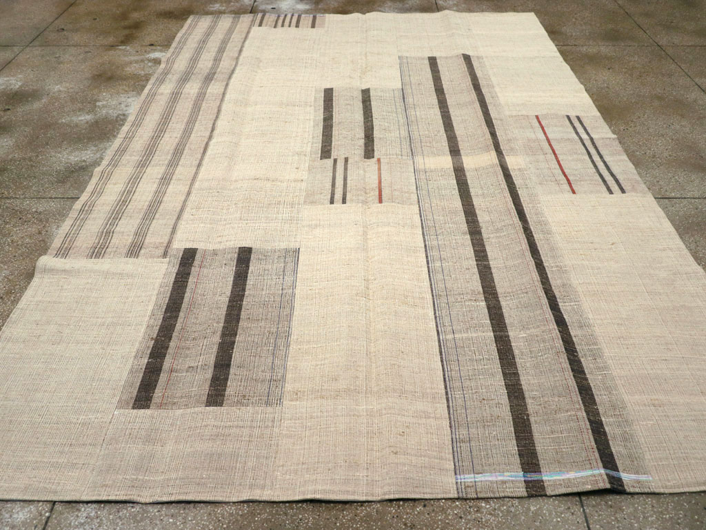 Vintage Turkish Flatweave Kilim Room Size Carpet, No.31287 - Galerie Shabab