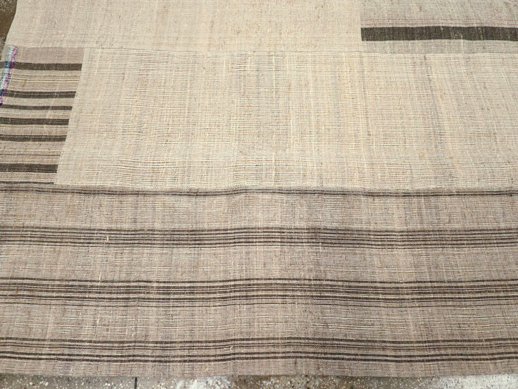 Vintage Turkish Flatweave Kilim Room Size Carpet, No.31287 - Galerie Shabab