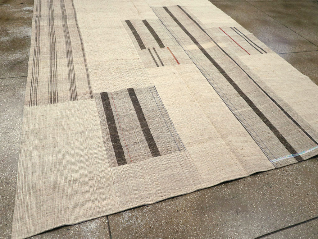 Vintage Turkish Flatweave Kilim Room Size Carpet, No.31287 - Galerie Shabab