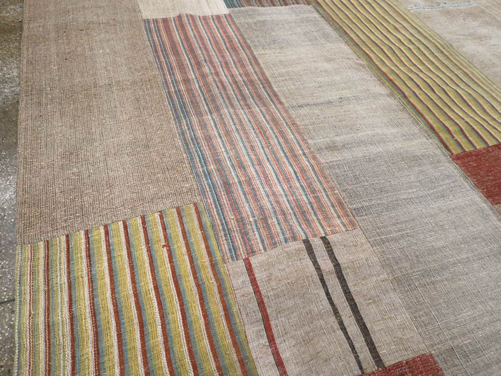 Vintage Turkish Flatweave Kilim Room Size Carpet, No.31288 - Galerie Shabab
