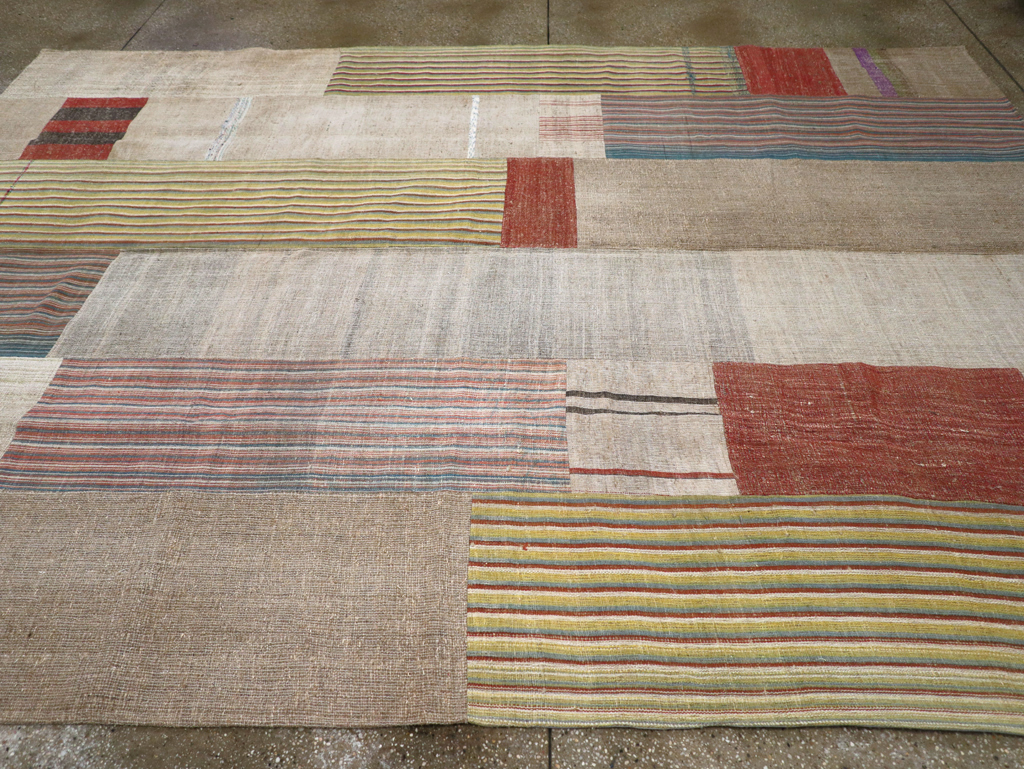 Vintage Turkish Flatweave Kilim Room Size Carpet, No.31288 - Galerie Shabab