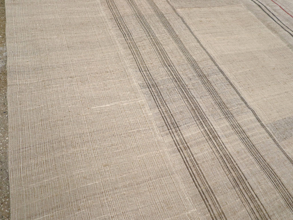 Vintage Turkish Flatweave Kilim Room Size Carpet, No.31290 - Galerie Shabab