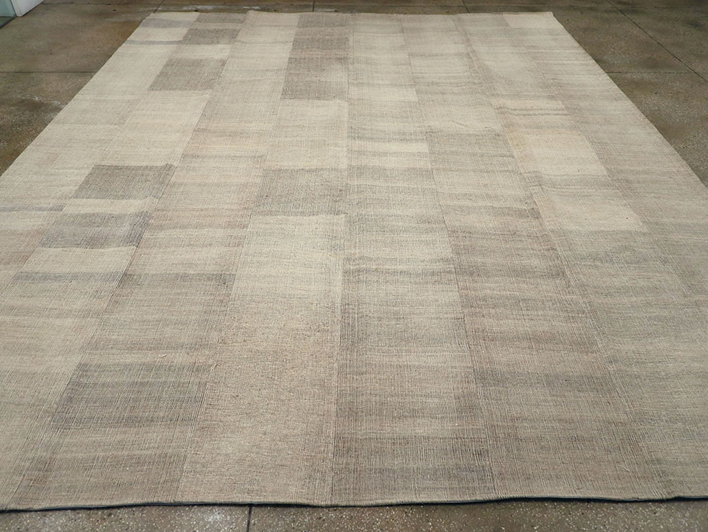 Vintage Turkish Flatweave Kilim Large Room Size Carpet, No.31291 - Galerie Shabab