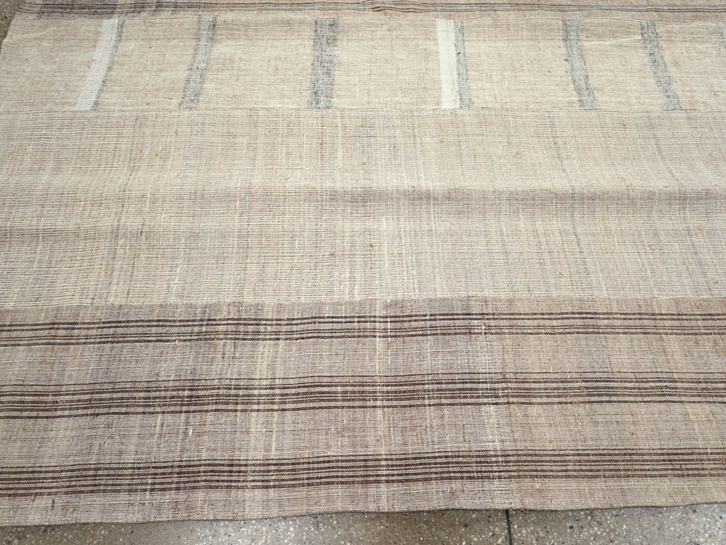 Vintage Turkish Flatweave Kilim Room Size Carpet, No.31292 - Galerie Shabab