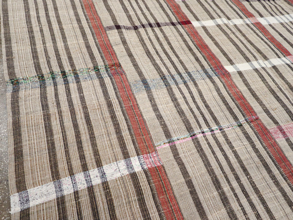 Vintage Turkish Flatweave Kilim Room Size Carpet, No.31294 - Galerie Shabab