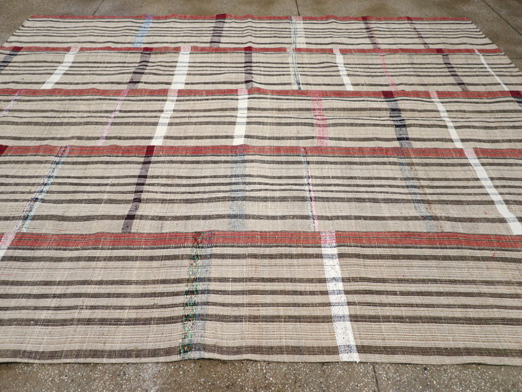 Vintage Turkish Flatweave Kilim Room Size Carpet, No.31294 - Galerie Shabab