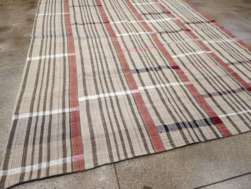 Vintage Turkish Flatweave Kilim Room Size Carpet, No.31294 - Galerie Shabab