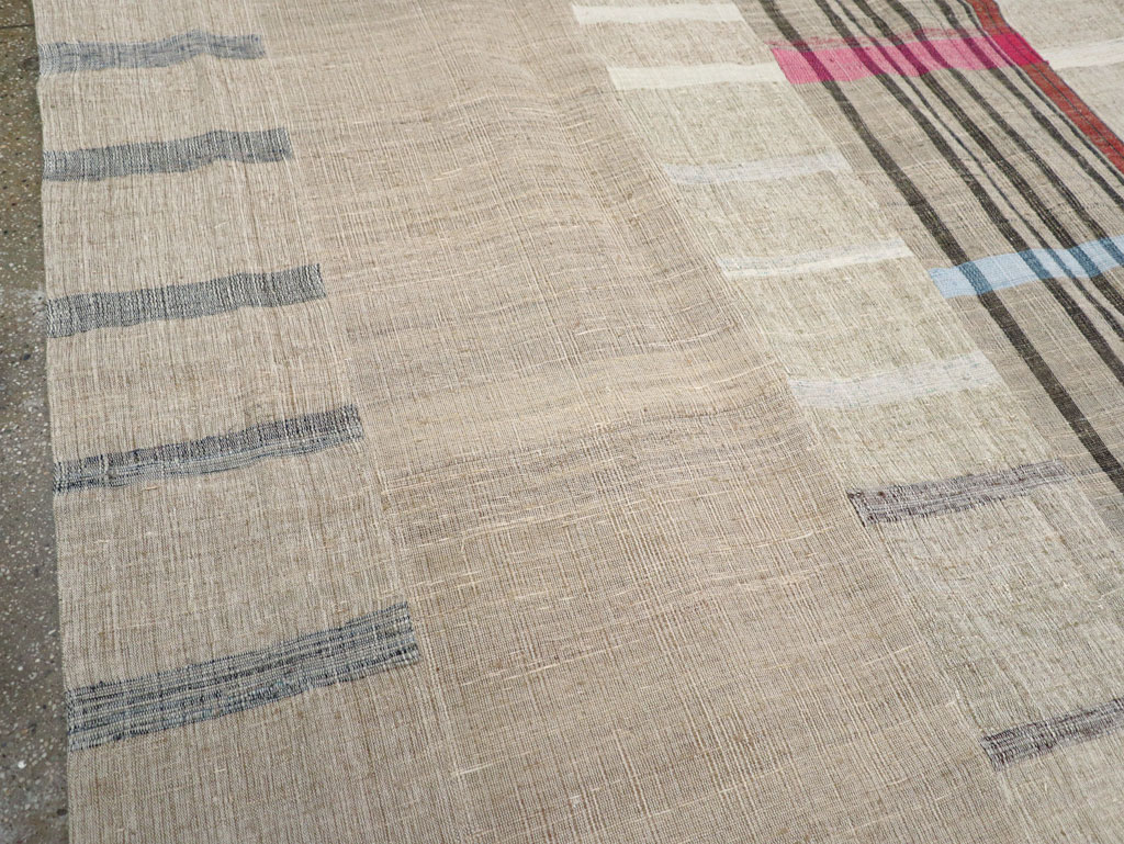 Vintage Turkish Flatweave Kilim Room Size Carpet, No.31297 - Galerie Shabab