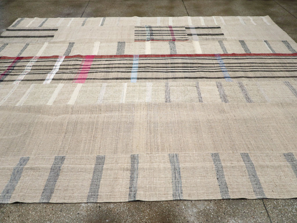 Vintage Turkish Flatweave Kilim Room Size Carpet, No.31297 - Galerie Shabab