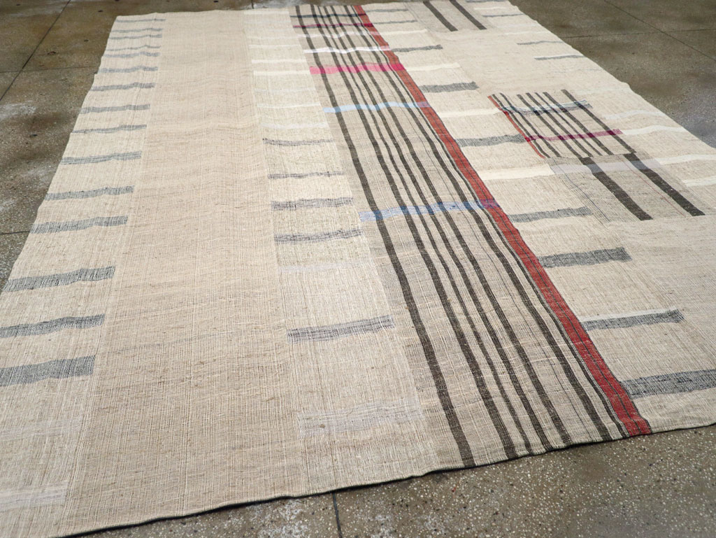 Vintage Turkish Flatweave Kilim Room Size Carpet, No.31297 - Galerie Shabab