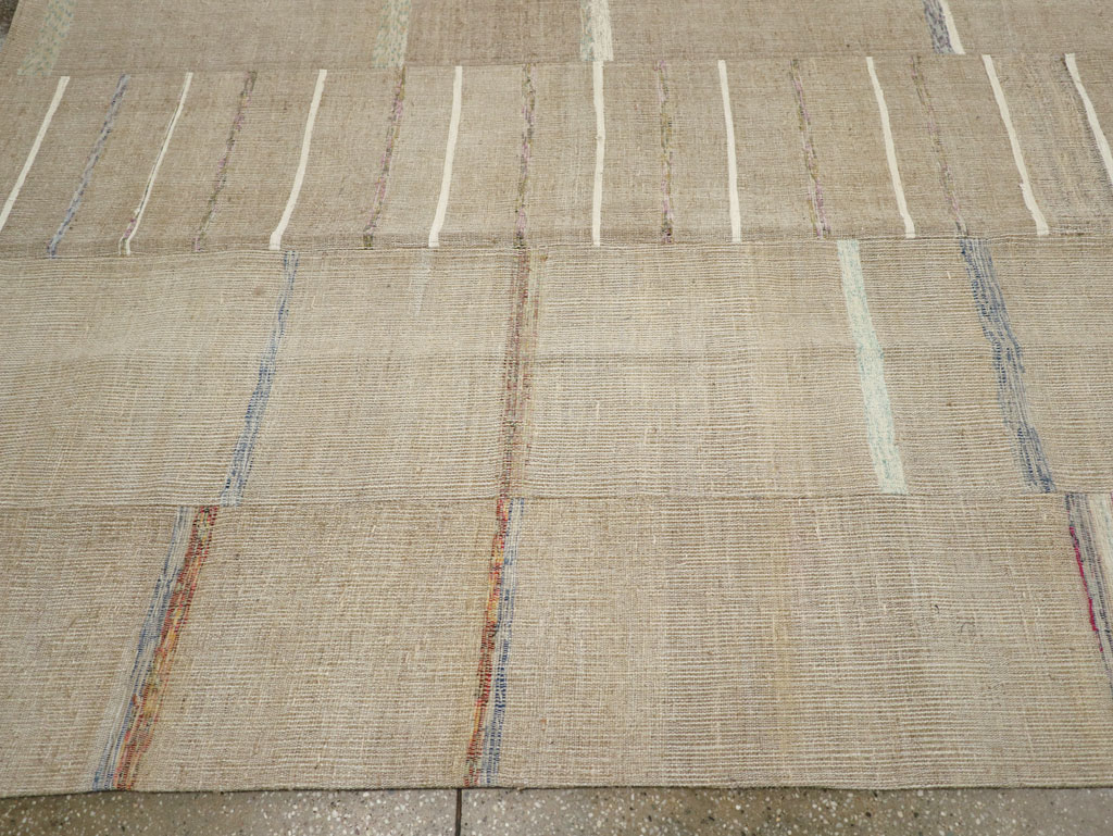 Vintage Turkish Flatweave Kilim Room Size Carpet, No.31298 - Galerie Shabab