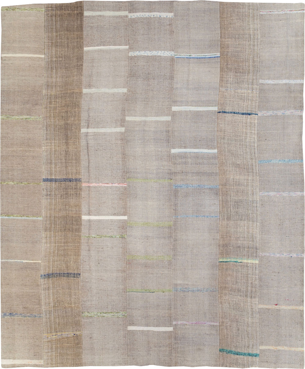 Vintage Turkish Flatweave Kilim Room Size Carpet, No.31301 - Galerie Shabab