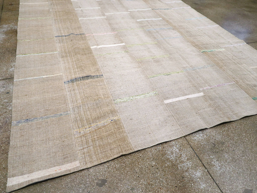 Vintage Turkish Flatweave Kilim Room Size Carpet, No.31301 - Galerie Shabab