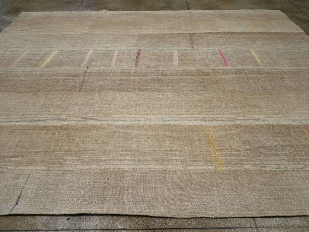 Vintage Turkish Flatweave Kilim Room Size Carpet, No.31302 - Galerie Shabab