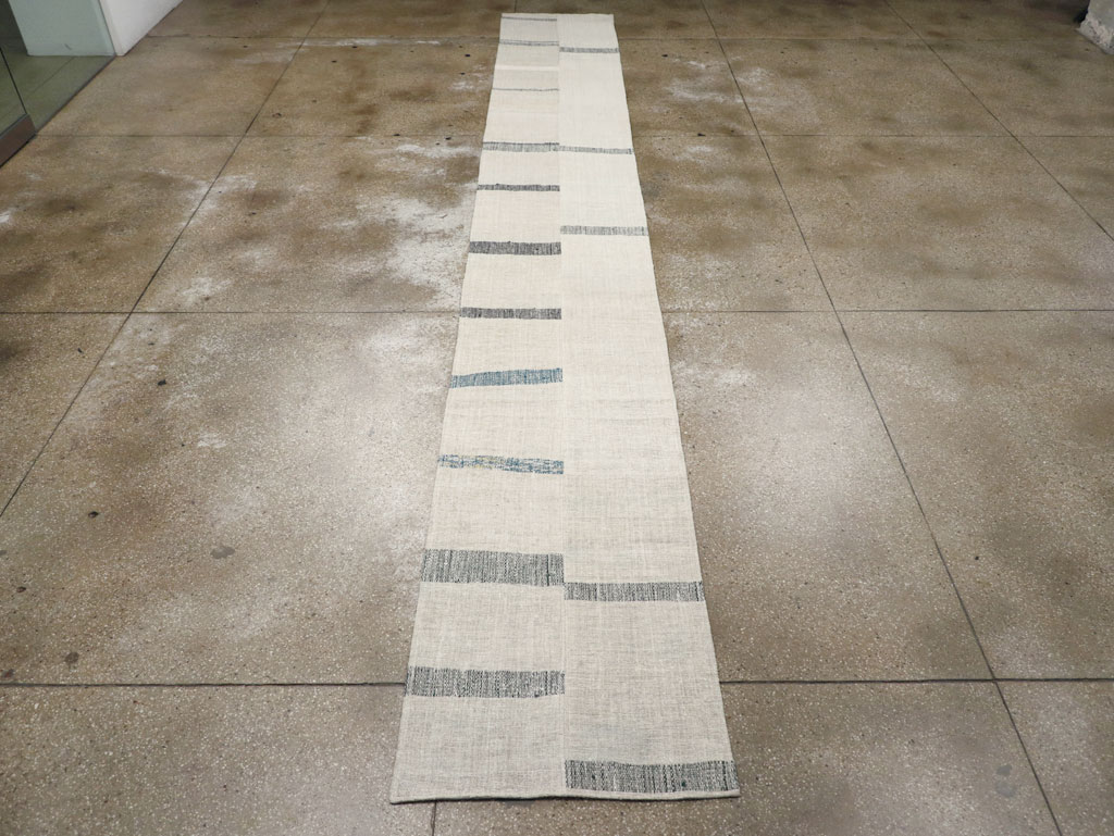 Vintage Turkish Flatweave Kilim Long Runner, No.31304 - Galerie Shabab