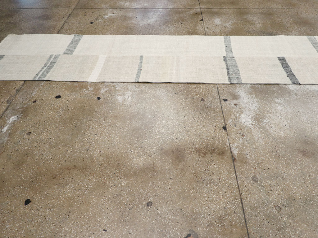 Vintage Turkish Flatweave Kilim Long Runner, No.31304 - Galerie Shabab