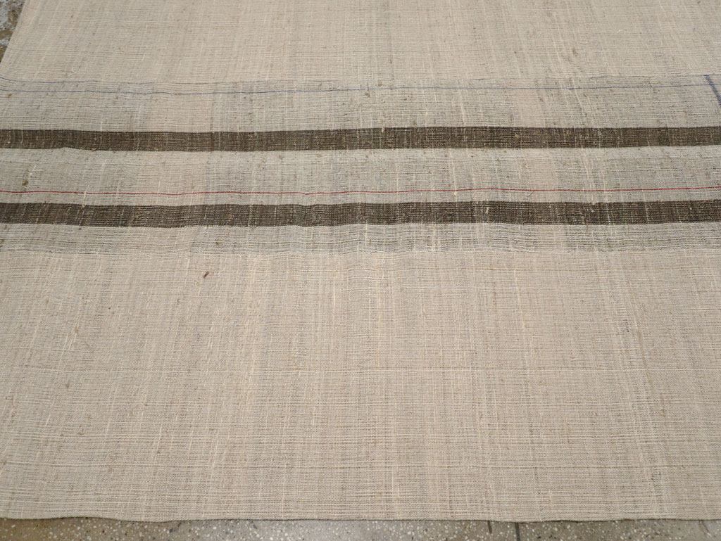 Vintage Turkish Flatweave Kilim Room Size Carpet, No.31307 - Galerie Shabab