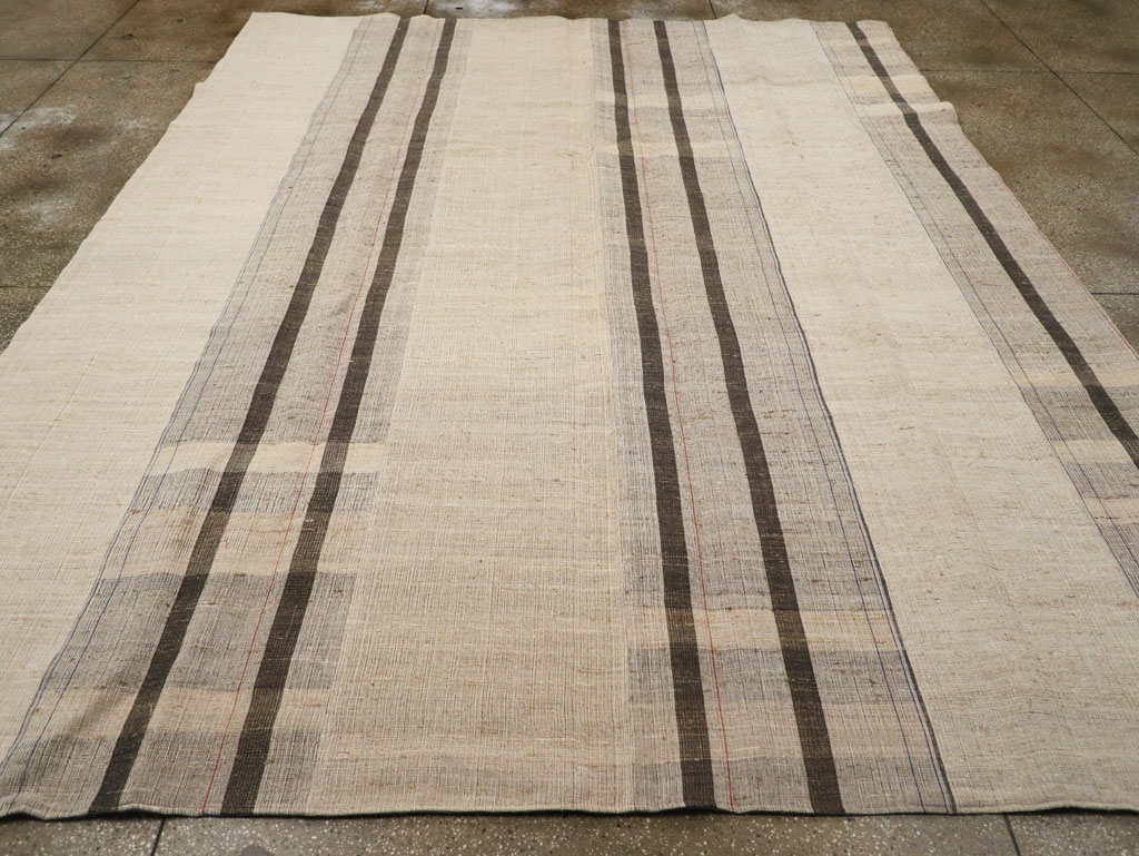 Vintage Turkish Flatweave Kilim Room Size Carpet, No.31308 - Galerie Shabab