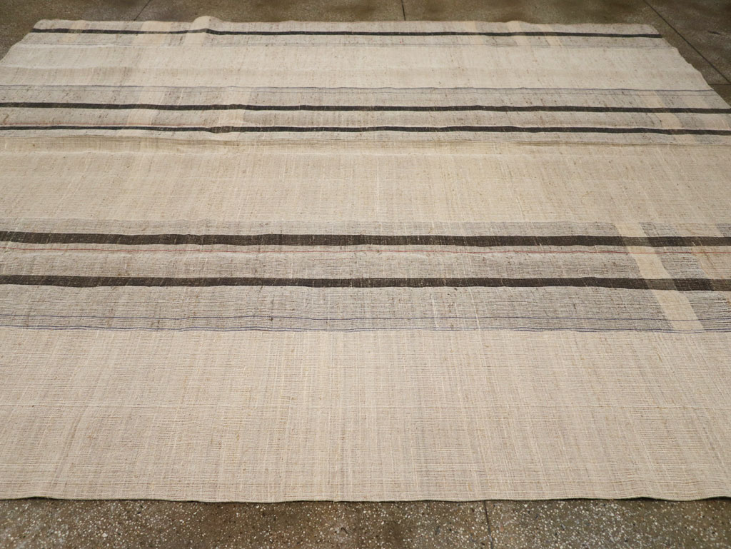 Vintage Turkish Flatweave Kilim Room Size Carpet, No.31308 - Galerie Shabab