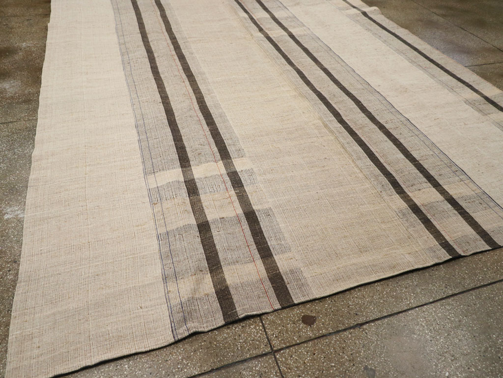 Vintage Turkish Flatweave Kilim Room Size Carpet, No.31308 - Galerie Shabab