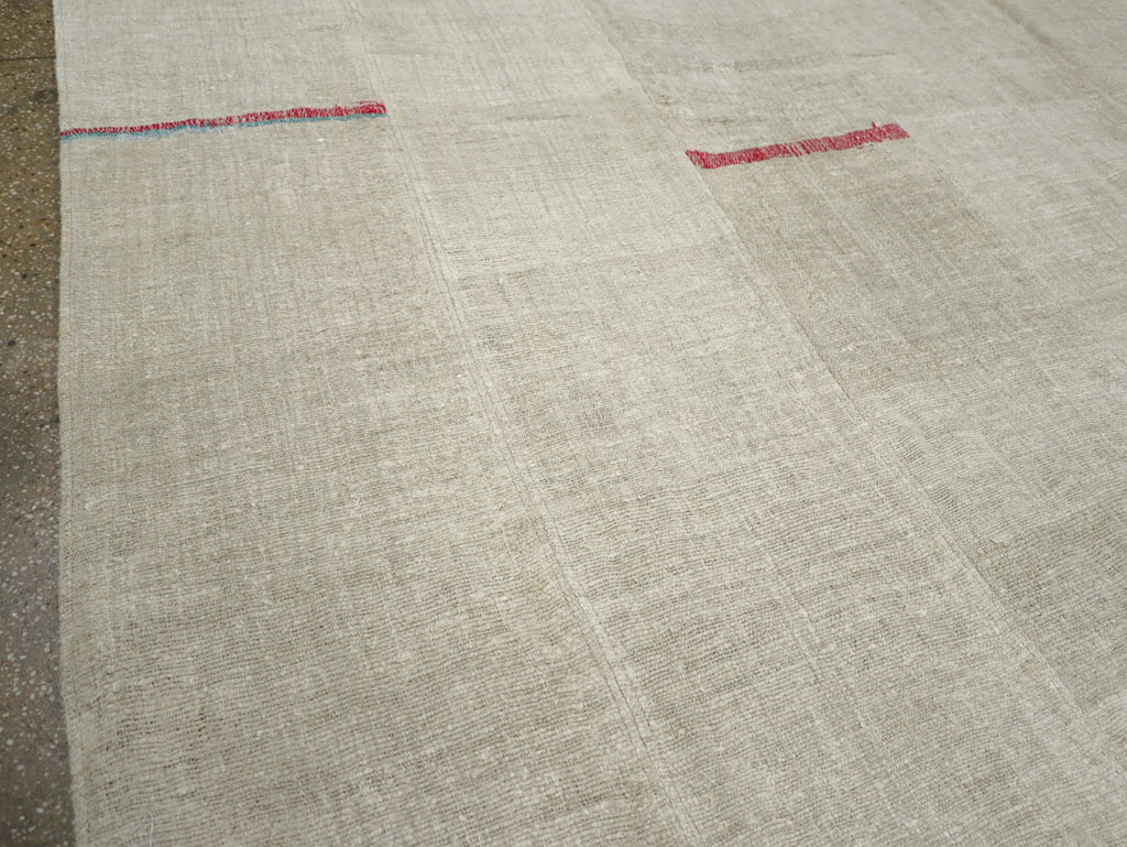 Vintage Turkish Flatweave Kilim Room Size Carpet, No.31314 - Galerie Shabab