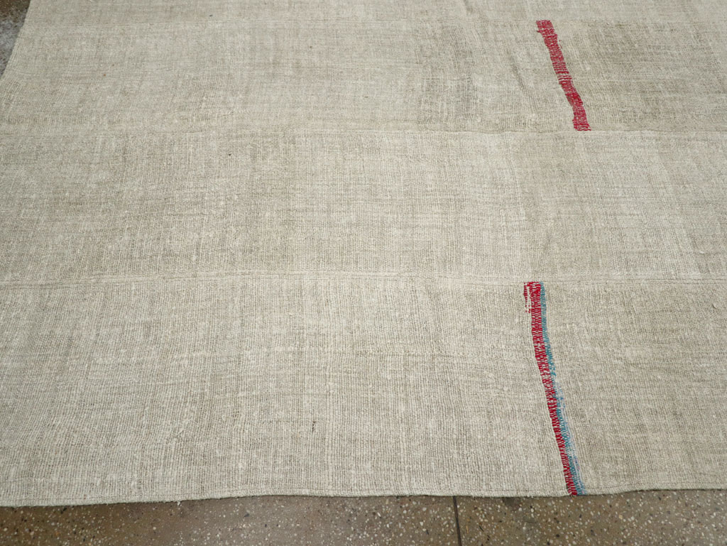 Vintage Turkish Flatweave Kilim Room Size Carpet, No.31314 - Galerie Shabab