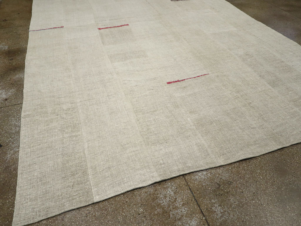 Vintage Turkish Flatweave Kilim Room Size Carpet, No.31314 - Galerie Shabab