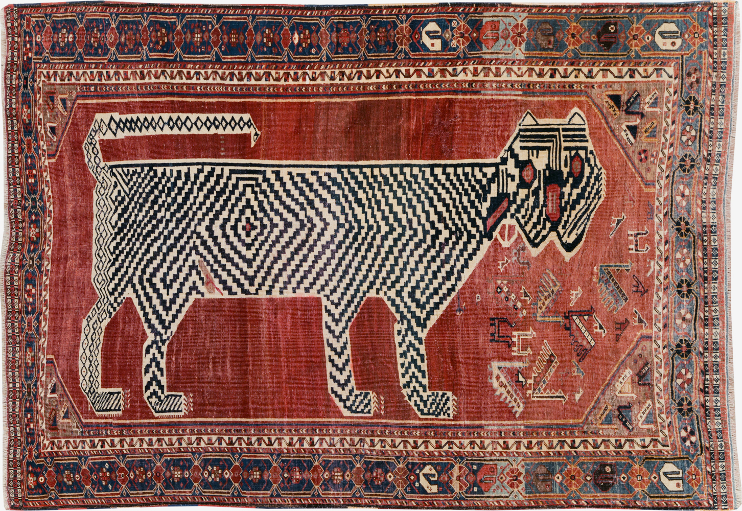 Antique Persian Qashqai Pictorial Accent Rug, No.31320 - Galerie Shabab