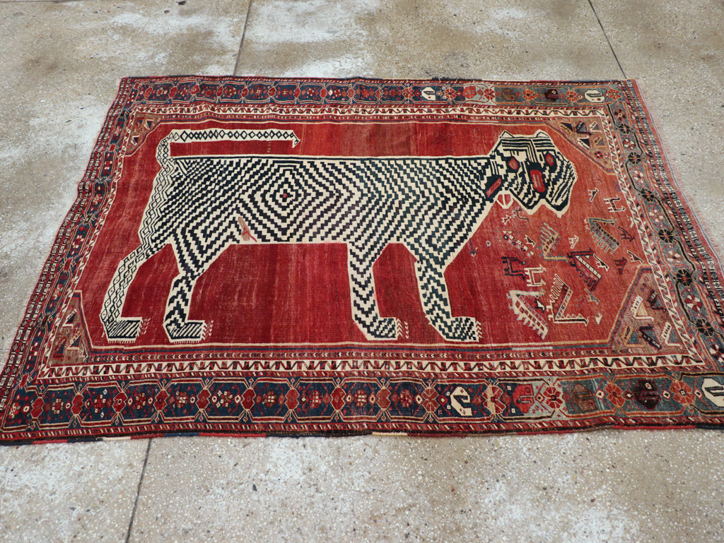 Antique Persian Qashqai Pictorial Accent Rug, No.31320 - Galerie Shabab