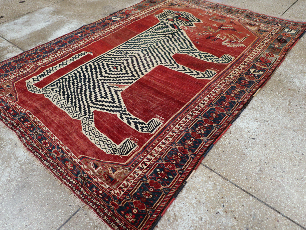 Antique Persian Qashqai Pictorial Accent Rug, No.31320 - Galerie Shabab