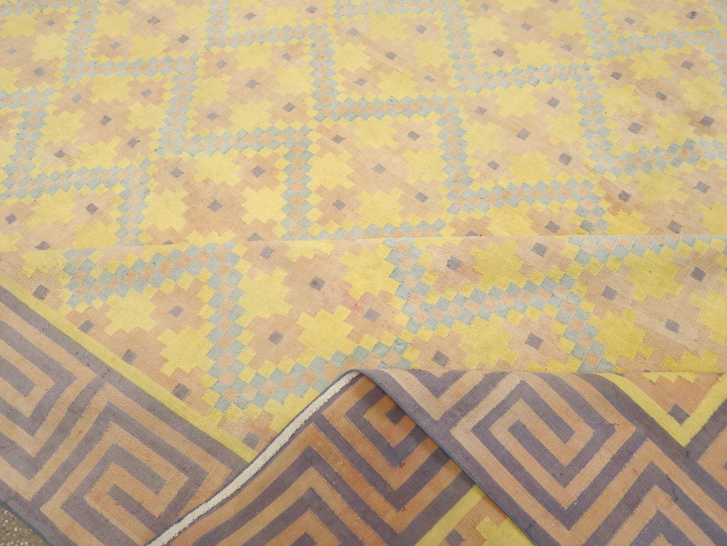 Vintage Indian Dhurrie Square Room Size Flatweave Carpet, No.31323 - Galerie Shabab