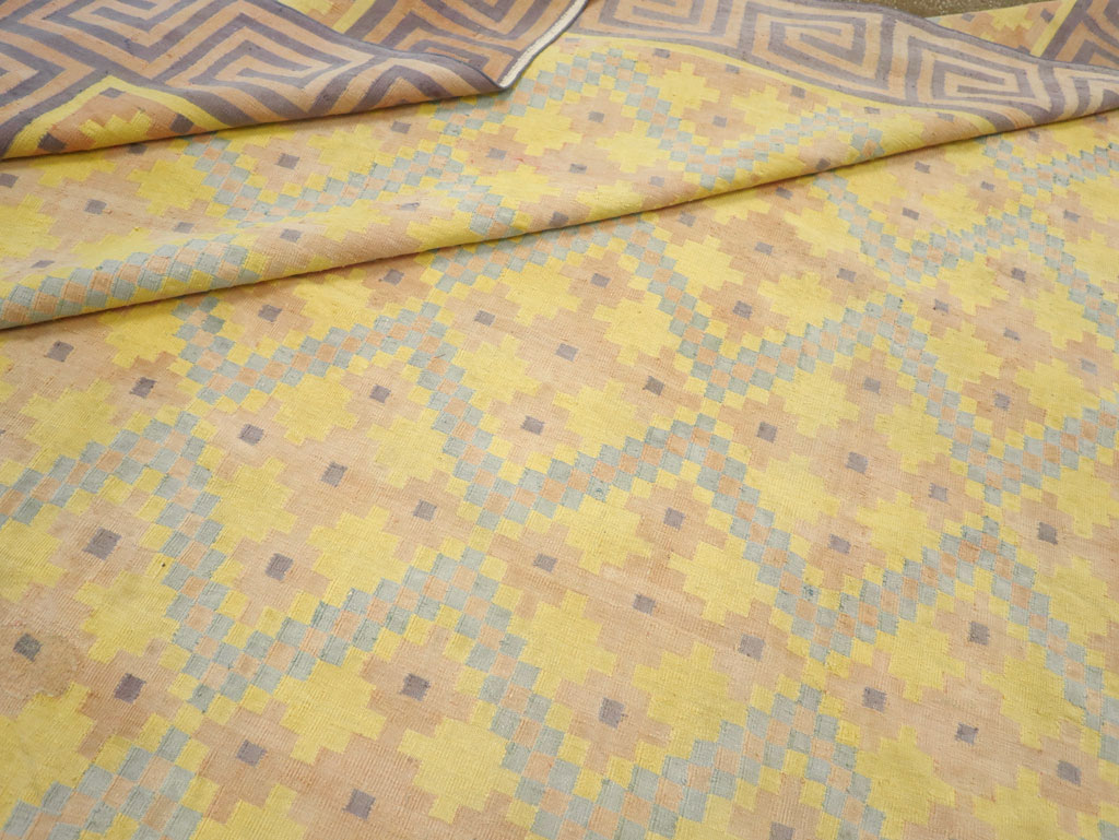 Vintage Indian Dhurrie Square Room Size Flatweave Carpet, No.31323 - Galerie Shabab