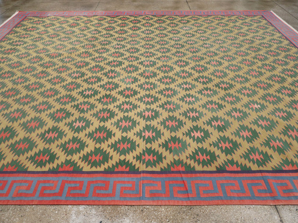 Vintage Indian Flatweave Dhurrie Room Size Carpet, No.31324 - Galerie Shabab