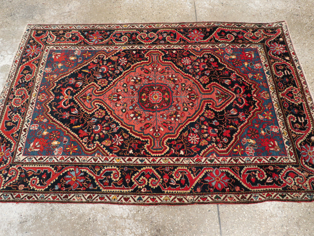Antique Persian Sarouk Throw Rug, No.31327 - Galerie Shabab