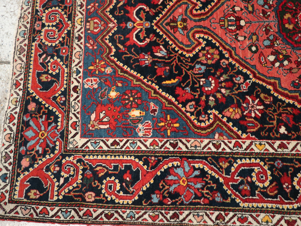 Antique Persian Sarouk Throw Rug, No.31327 - Galerie Shabab