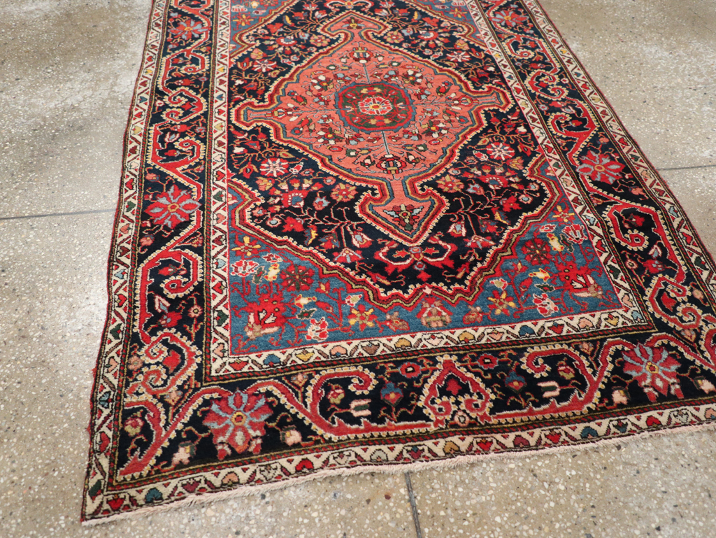 Antique Persian Sarouk Throw Rug, No.31327 - Galerie Shabab