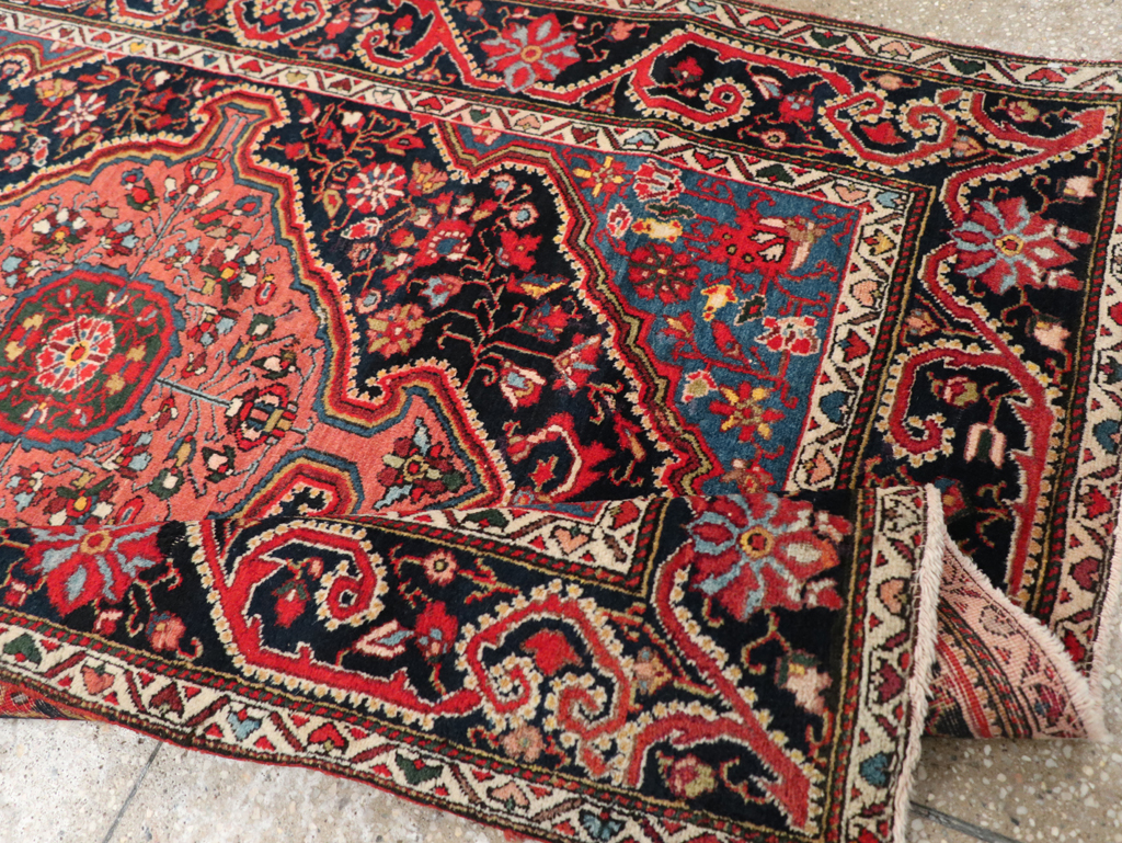 Antique Persian Sarouk Throw Rug, No.31327 - Galerie Shabab