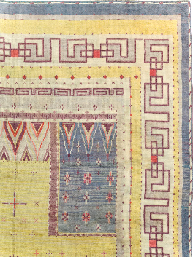 Vintage European Art Deco Long and Narrow Carpet, No.31337 - Galerie Shabab