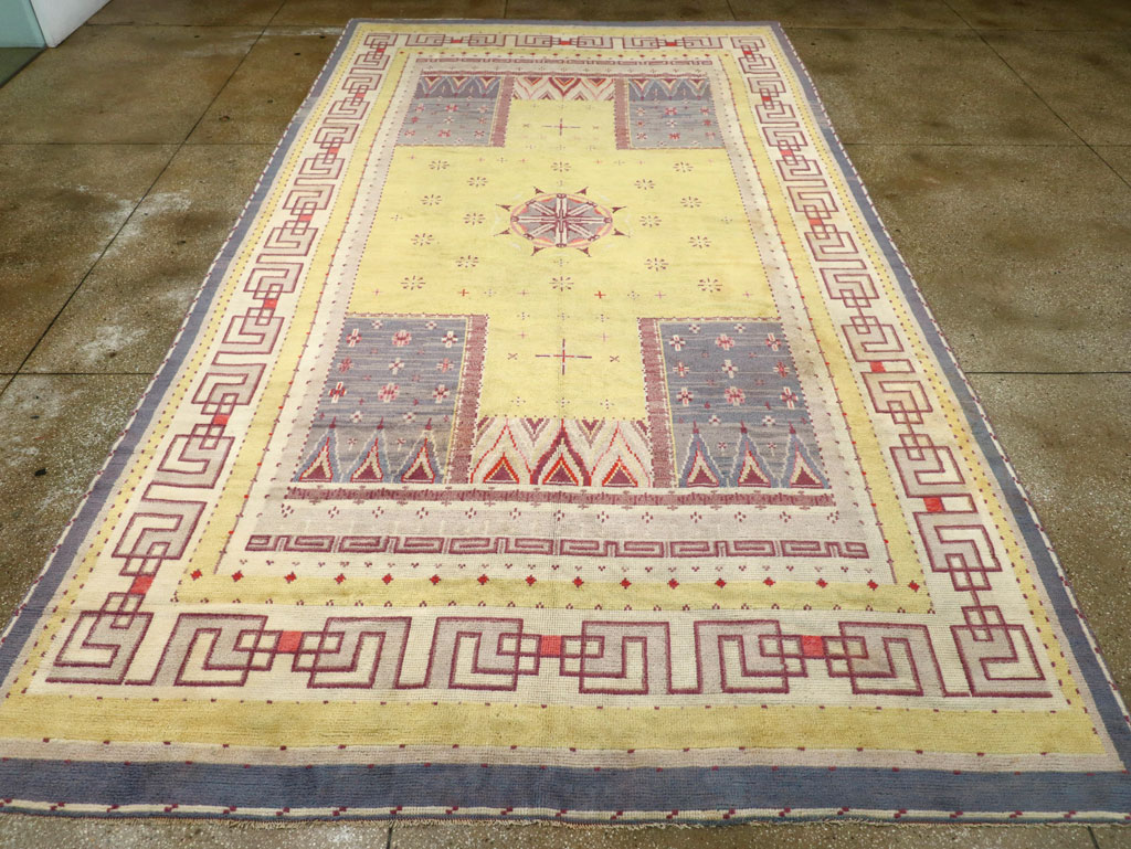 Vintage European Art Deco Long and Narrow Carpet, No.31337 - Galerie Shabab