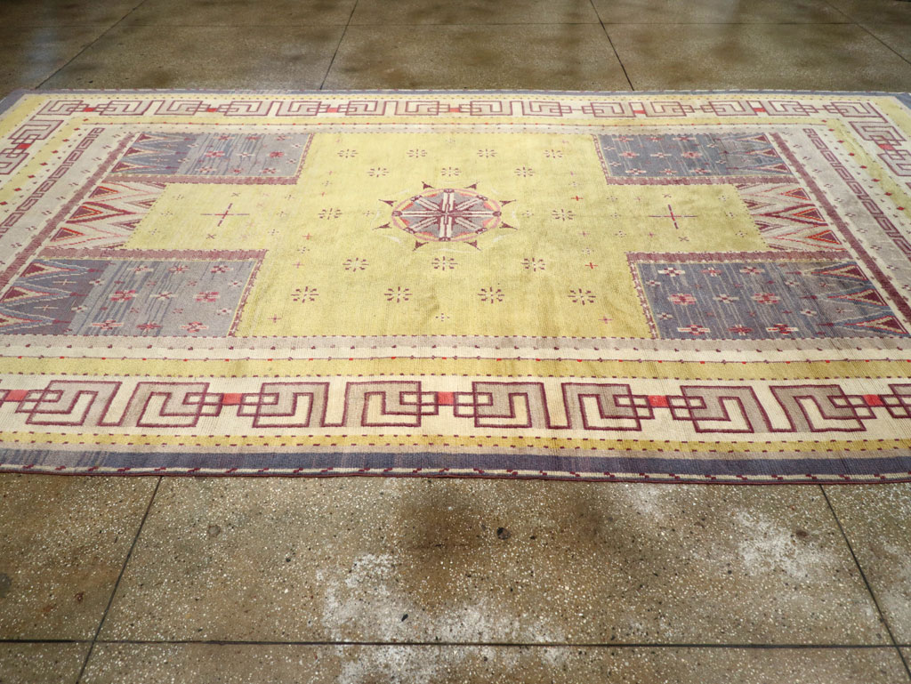 Vintage European Art Deco Long and Narrow Carpet, No.31337 - Galerie Shabab