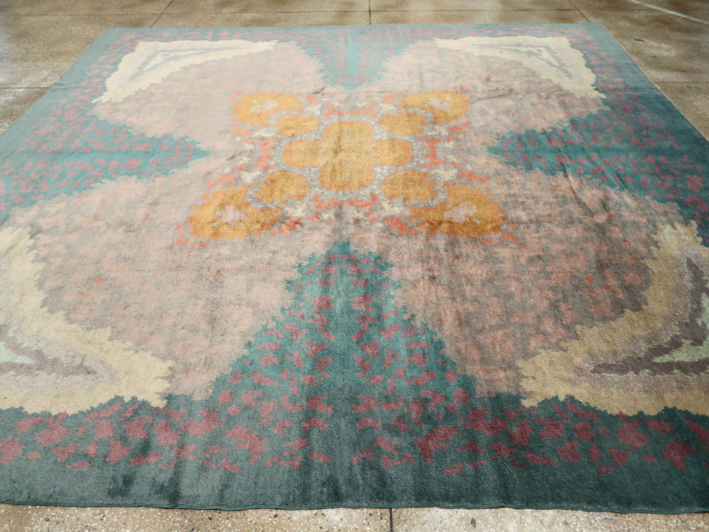 Antique European Art Deco Square Room Size Carpet, No.31338 - Galerie Shabab