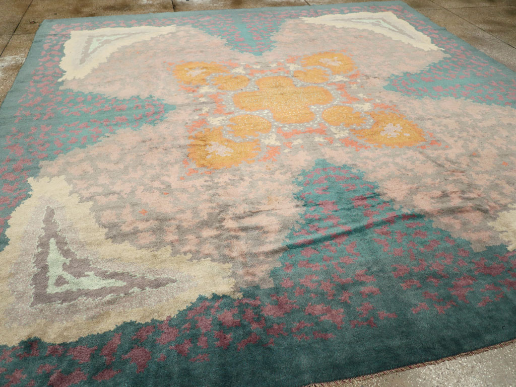 Antique European Art Deco Square Room Size Carpet, No.31338 - Galerie Shabab