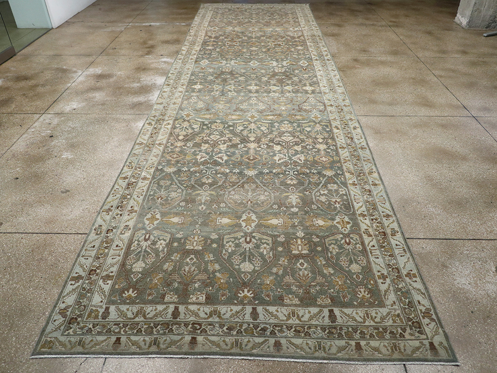 Antique Persian Malayer Wide Gallery Runner, No.31341 - Galerie Shabab